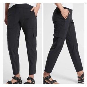 Athleta Chelsea Cargo Travel Pant Lightweight Black Pockets Size 4 Petite 4P